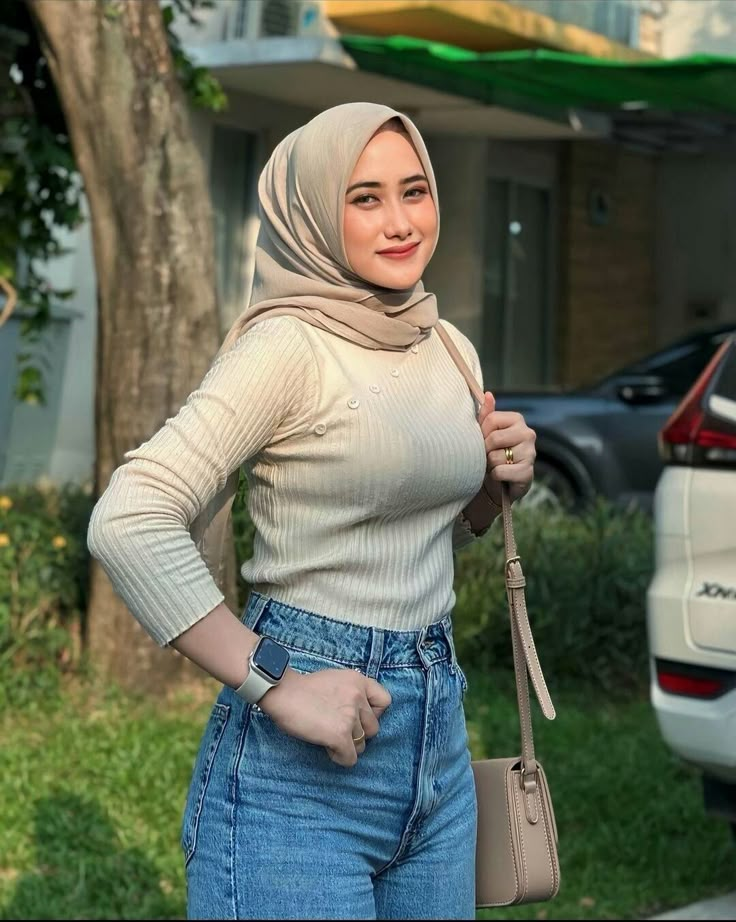 Hijab Cantik Viral Janda Bergoyang Hebat Atas Kemauan Sendiri Melawan 2 Pria Hot